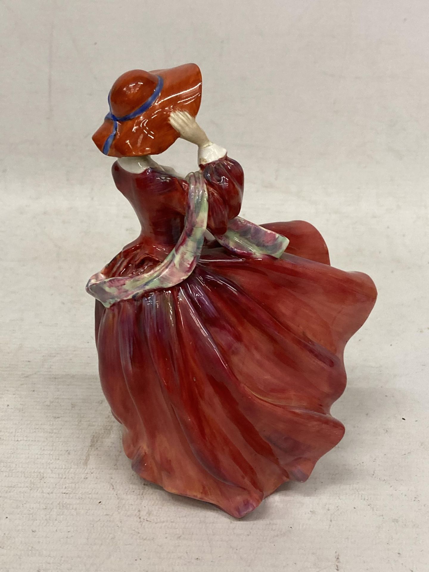 A ROYAL DOULTON 'TOP O' THE HILL' HN1834 LADY FIGURE - Image 3 of 4