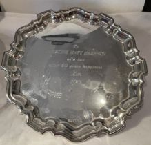 AN ELIZABETH II 1966 HALLMARKED SHEFFIELD ENGRAVED TRAY, MAKER VINERS LTD (EMILE VINER) GROSS WEIGHT