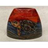 AN ANITA HARRIS HAND PAINTED AND SIGNED IN GOLD TURTLE VASE