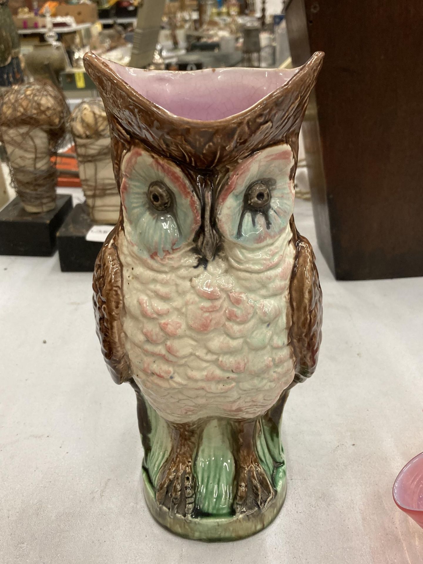A VICTORIAN MAJOLICA OWL JUG, HEIGHT 28CM - Image 3 of 4