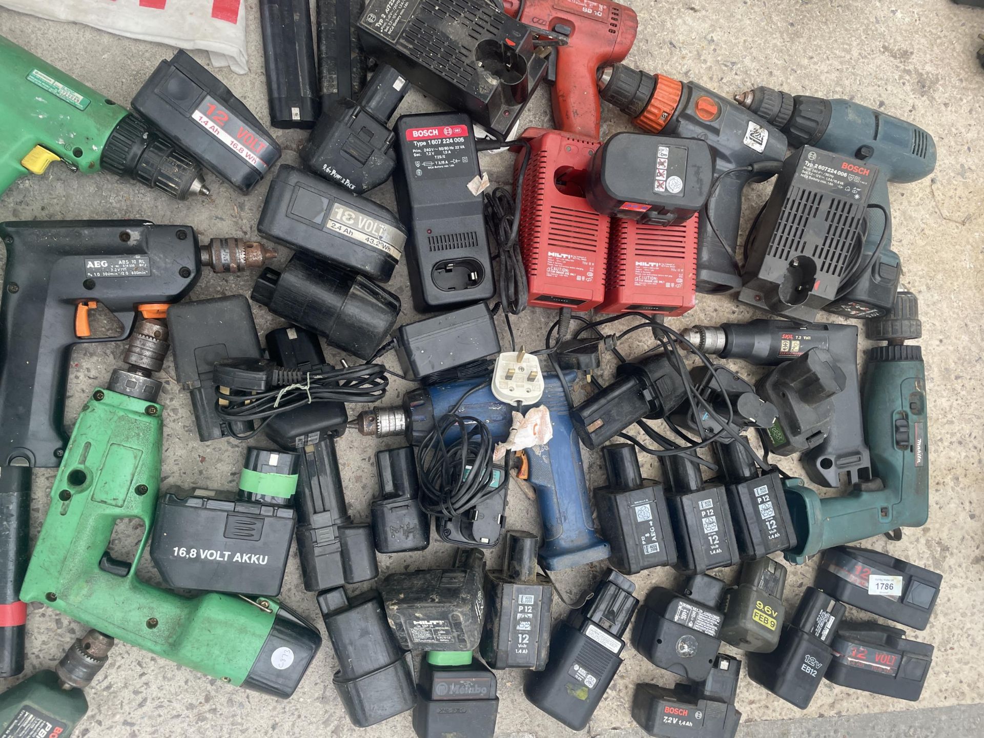 A LARGE QUANTITY OF BATTERY DRILLS, BATTERIES AND CHARGERS ETC - Image 2 of 2