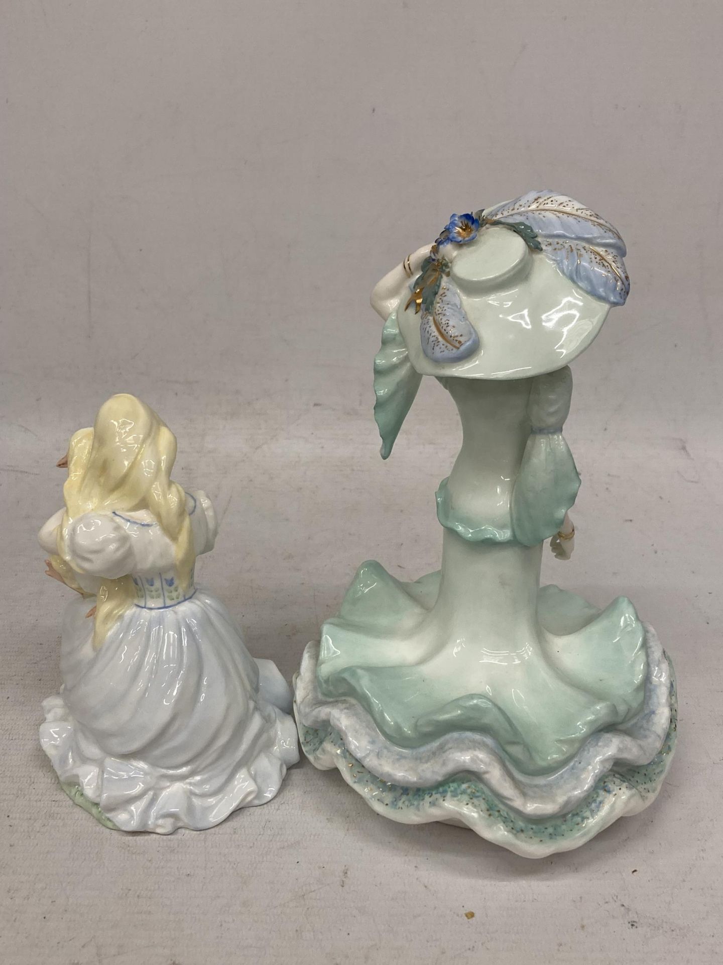 TWO LIMITED EDITION COALPORT FIGURES GOOSE GIRL AND LADY ASCOT - Bild 4 aus 5