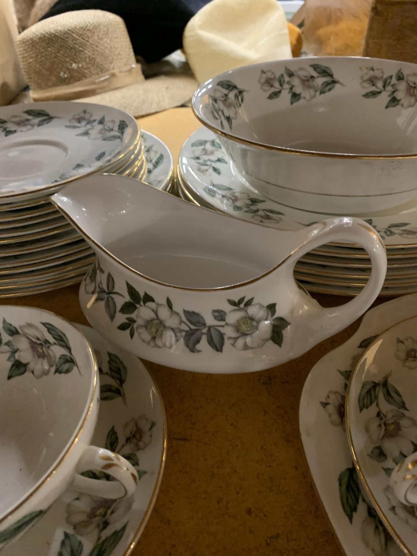 A QUANTITY OF CROWN STAFFORDSHIRE DINNERWARE TO INCLUDE SOUP COUPES AND SAUCERS, PLATES, A SERVING - Image 5 of 6