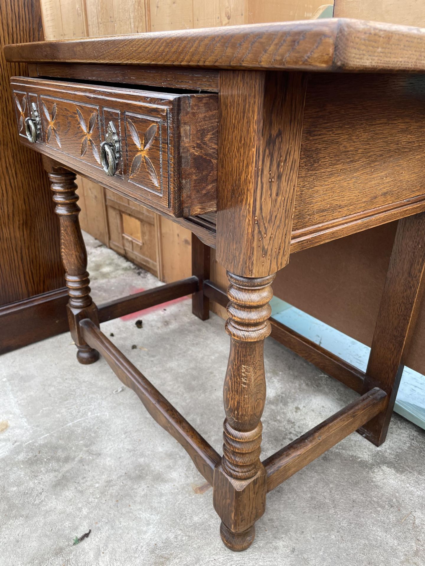 AN OAK JACOBEAN STYLE SIDE-TABLE WITH SINGLE DRAWER ON TURNED FRONT LEGS, 32" WIDE - Image 3 of 3