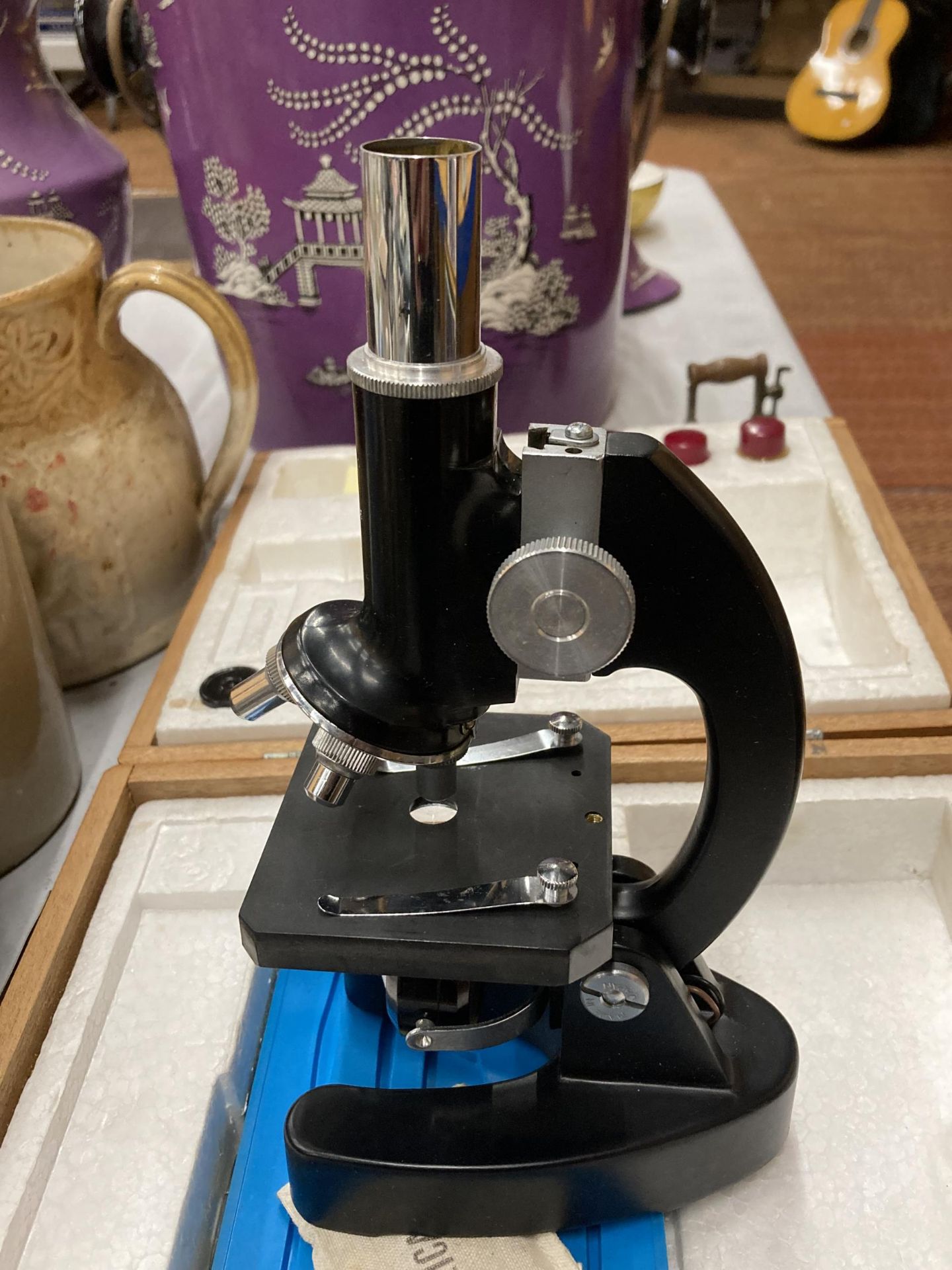 A VINTAGE BOXED MARLUX 100X-760X MICROSCOPE - Image 2 of 3