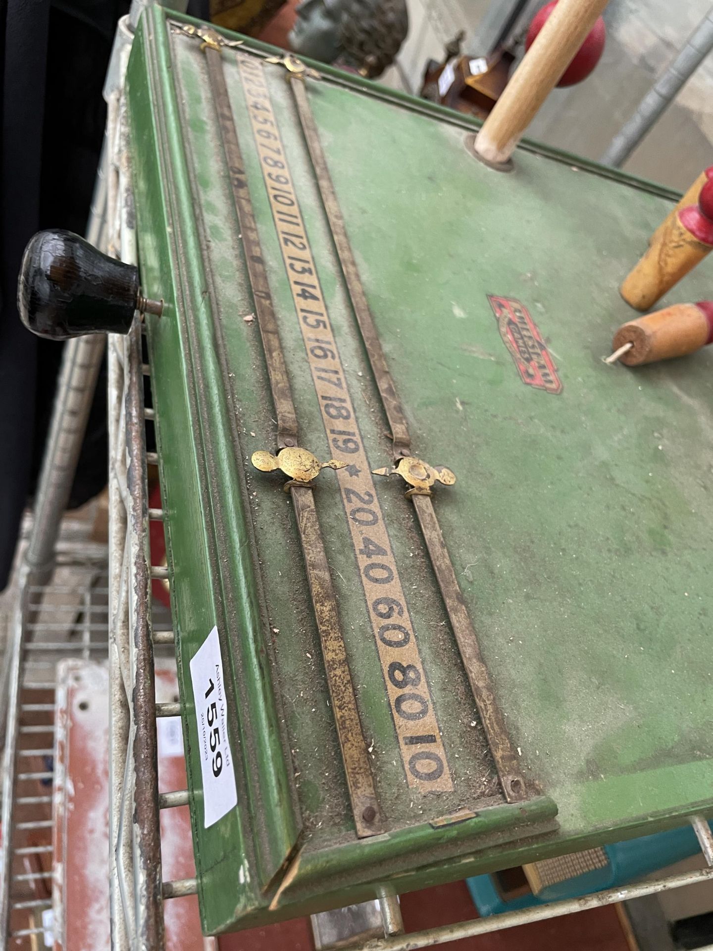 A VINTAGE WOODEN 'AMERSHAM GAMES' SKITTLE GAME - Image 3 of 3