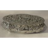 A VICTORIAN 1898 HALLMARKED BIRMINGHAM SILVER NEEDLE BOX, MAKER HENRY MATTHEWS, GROSS WEIGHT 47