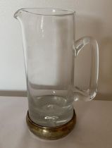 AN ELIZABETH II 2006 HALLMARKED SILVER BASE AND GLASS WATER PITCHER JUG, MAKER W I BROADWAY & CO