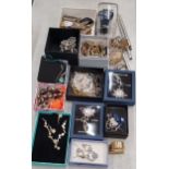 A QUANTITY OF COSTUME JEWELLERY - SOME BOXED - TO INCLUDE NECKLACES, WATCHES, EARRINGS, ETC