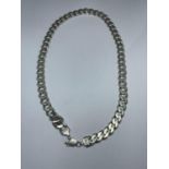 A MARKED SILVER HEAVY FLAT LINK NECKLACE LENGTH 51 CM WEIGHT 90.4 GRAMS
