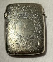 A BELIEVED SILVER VESTA CASE, MAKER MARKS W.H.W, GROSS WEIGHT 22 GRAMS