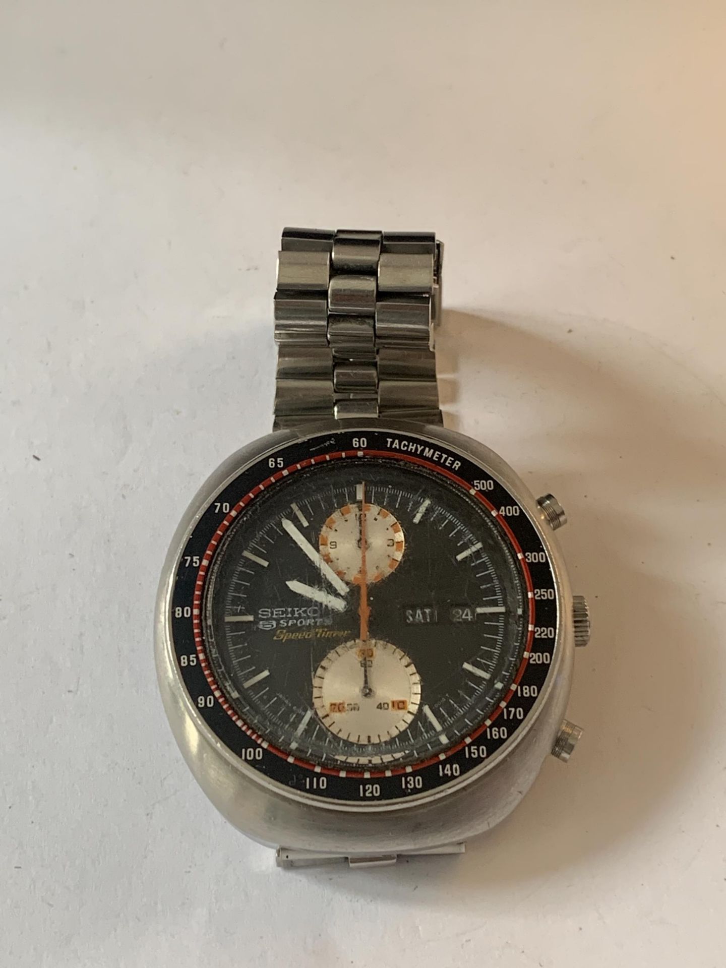 A SEIKO UFO AUTOMATIC CHRONOGRAPH WRIST WATCH 6138-0011 SEEN WORKING BUT NO WARRANTY