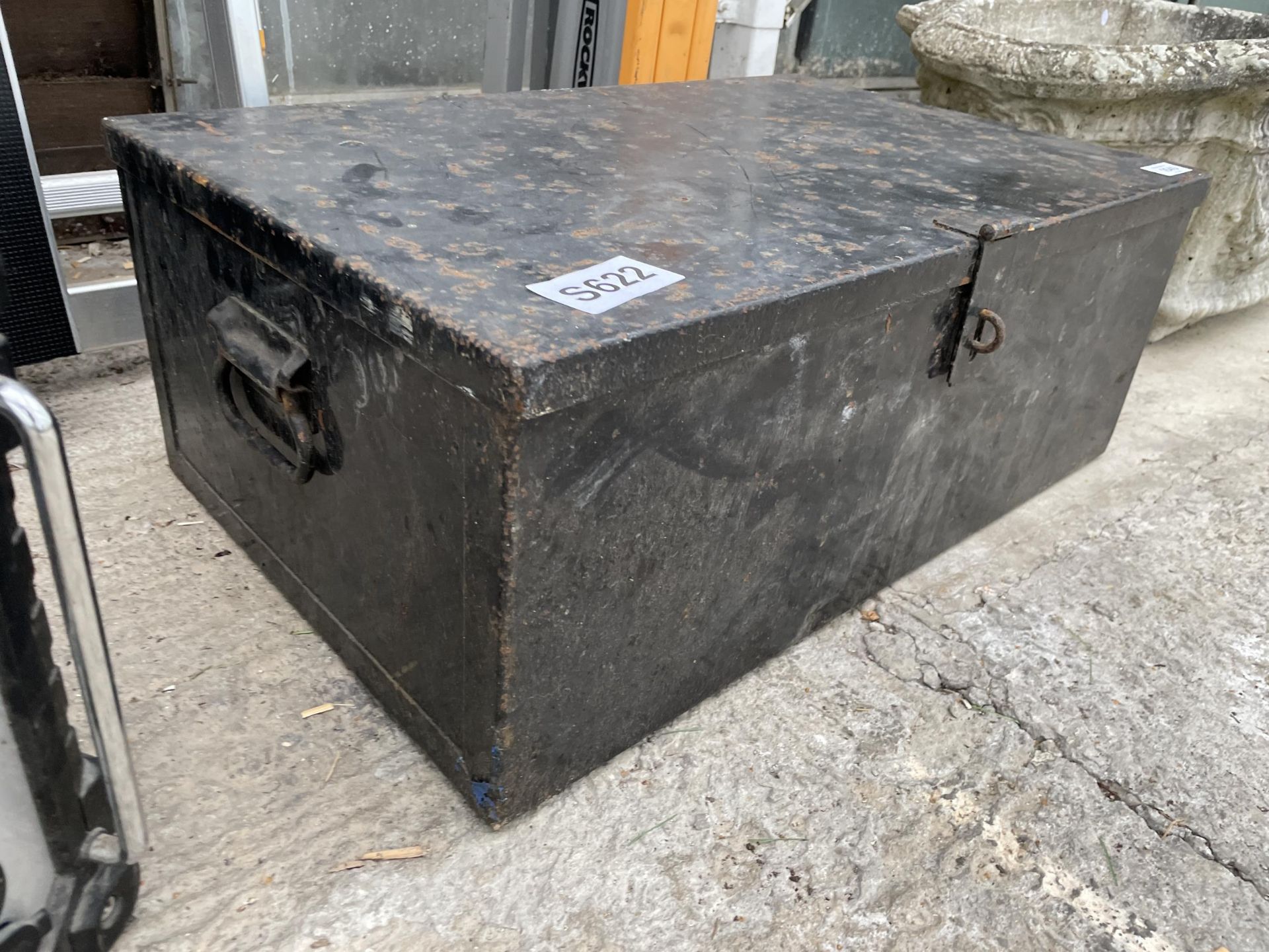 A VINTAGE METAL LIDDED STORAGE BOX AND A ROCKWELL WORKMATE - Image 2 of 3