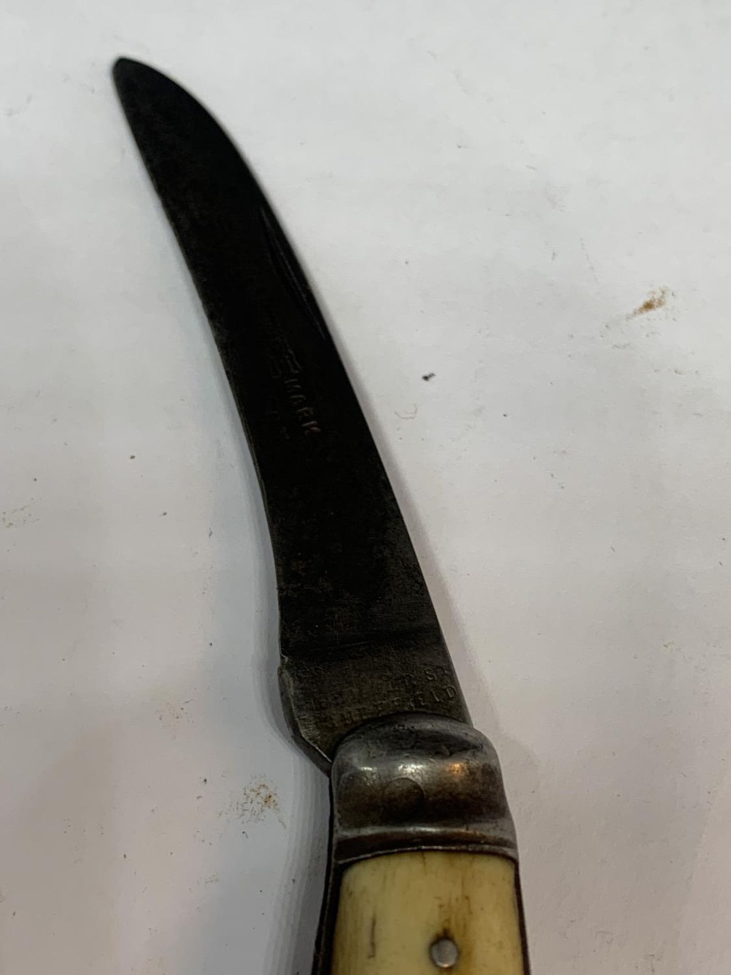 A VINTAGE SHEFFIELD PEN KNIFE WITH LADE MARKED TRADE SKIPPER MARK - Bild 2 aus 5