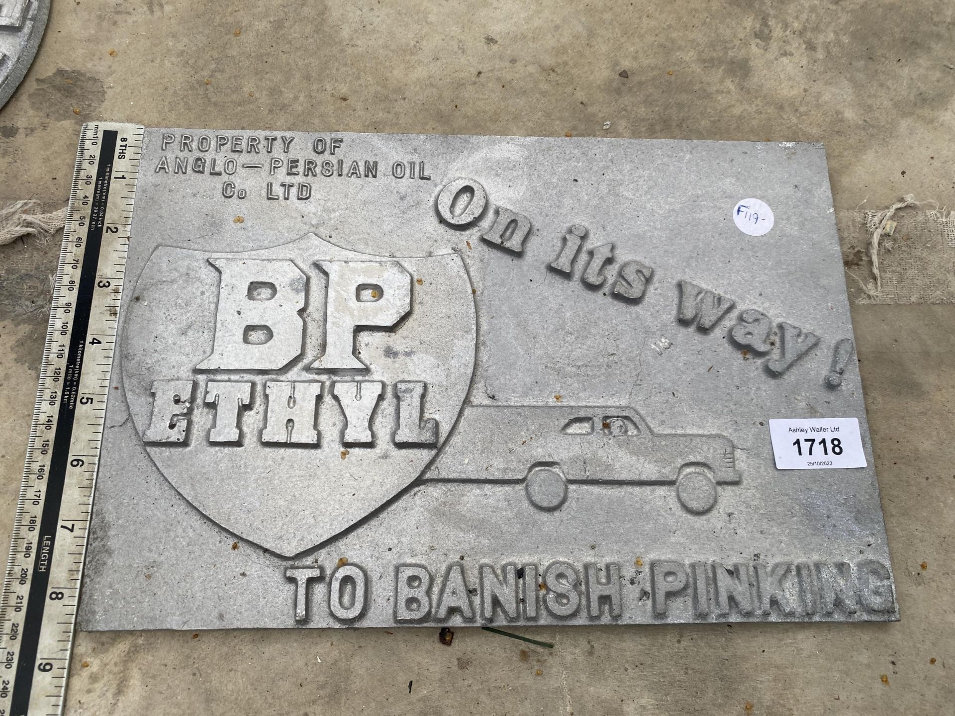 AN ALUMINIUM 'BP ETHYL' ADVERTISING SIGN - Bild 2 aus 2