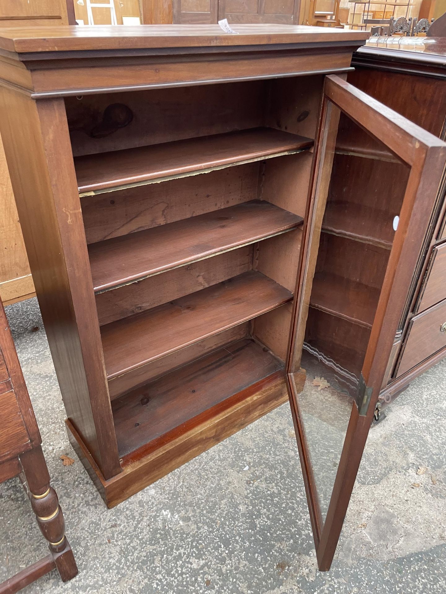 A LATE VICTORIAN MAHOGANY BOOKCASE/PIER CABINET, 30" WIDE - Image 3 of 3