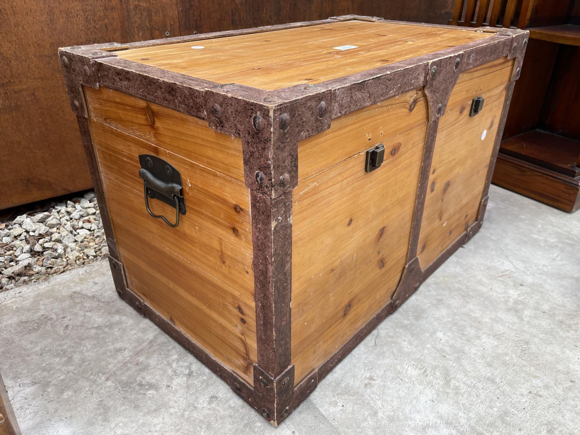 A PINE TUCK BOX WITH METALWARE EFFECT FRAME - Image 2 of 3