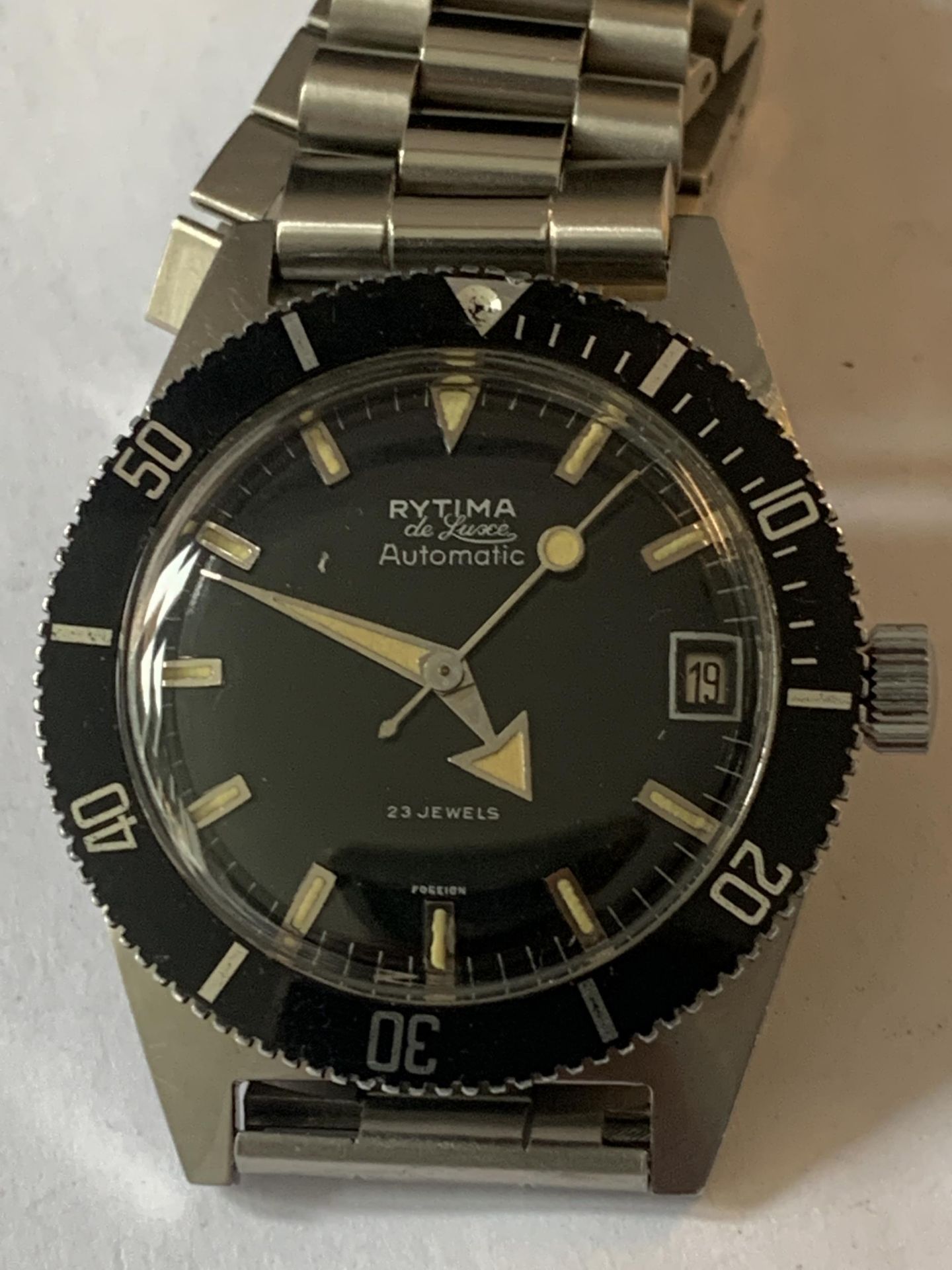 A RYTIMA AUTOMATIC SKIN DIVER WRIST WATCH WITH 23 JEWELS 10 ATM SEEN WORKING BUT NO WARRANTY - Image 2 of 4