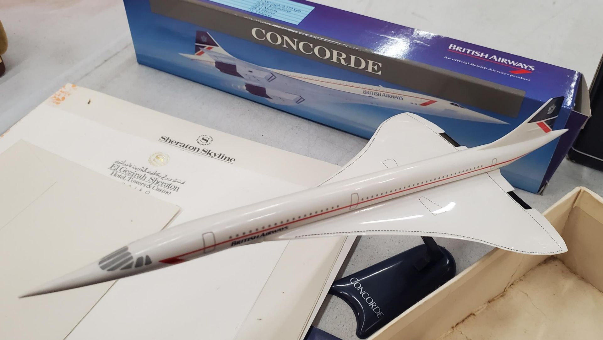 A COLLECTION OF CONCORDE 'FLIGHTS OF FANTASY' ITEMS TO INCLUDE TWO MODELS, A BOXED WINE GLASS, - Image 2 of 4