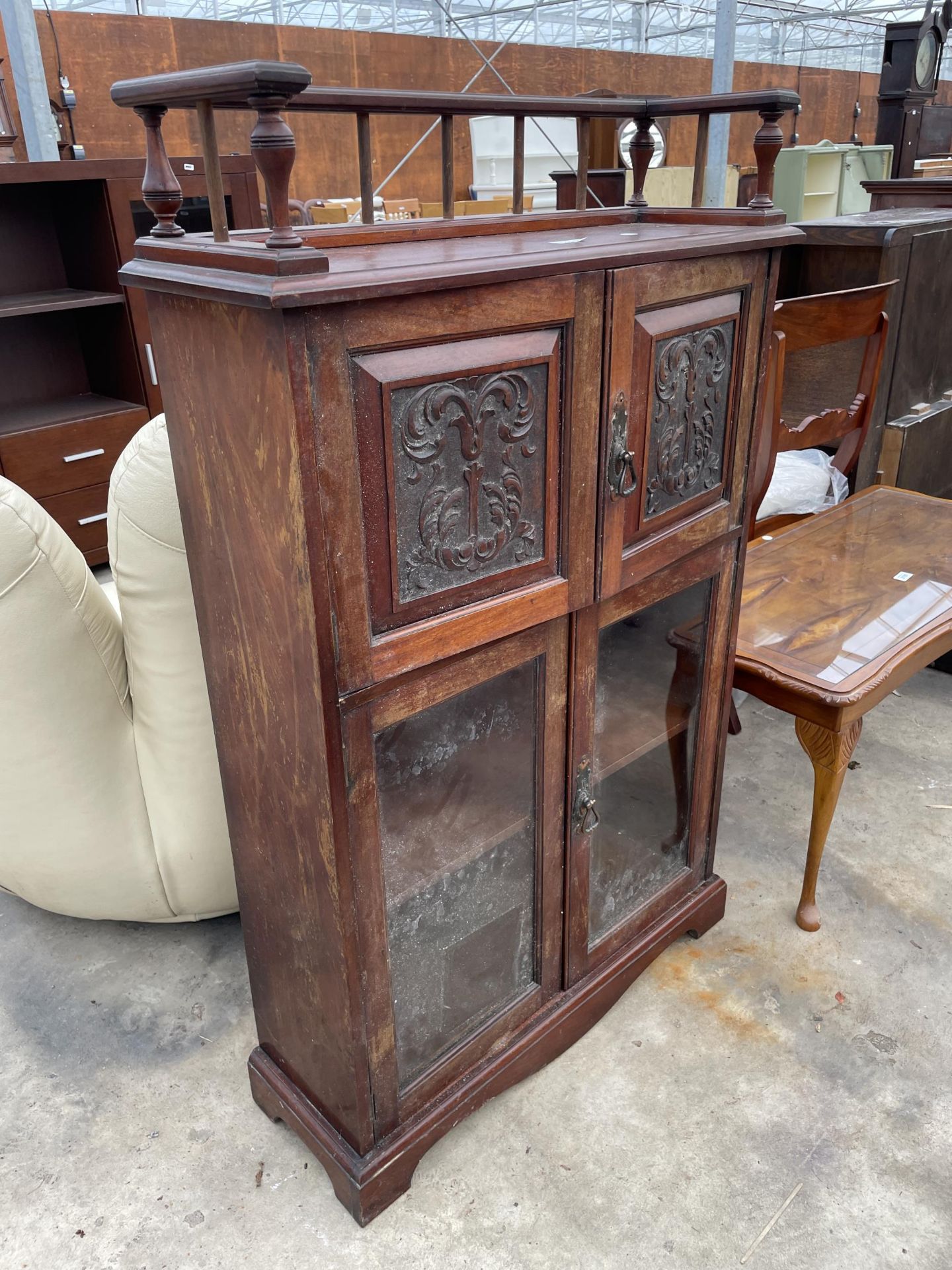 AN EDWARDIAN WALNUT MUSIC CABINET WITH GALLERY TOP AND FOUR DOORS, TWO BEING GLAZED AND TWO - Image 2 of 3