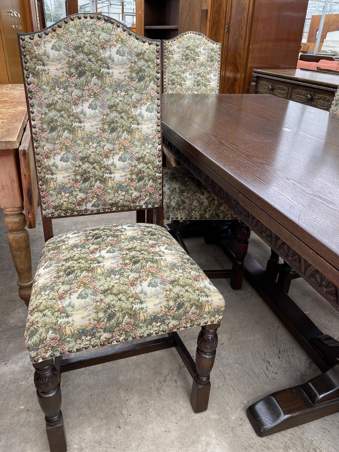 AN OAK JACOBEAN STYLE TWIN-PEDESTAL DRAW-LEAF DINING TABLE, 72 X 36" (LEAVES 18" EACH) - Image 5 of 6