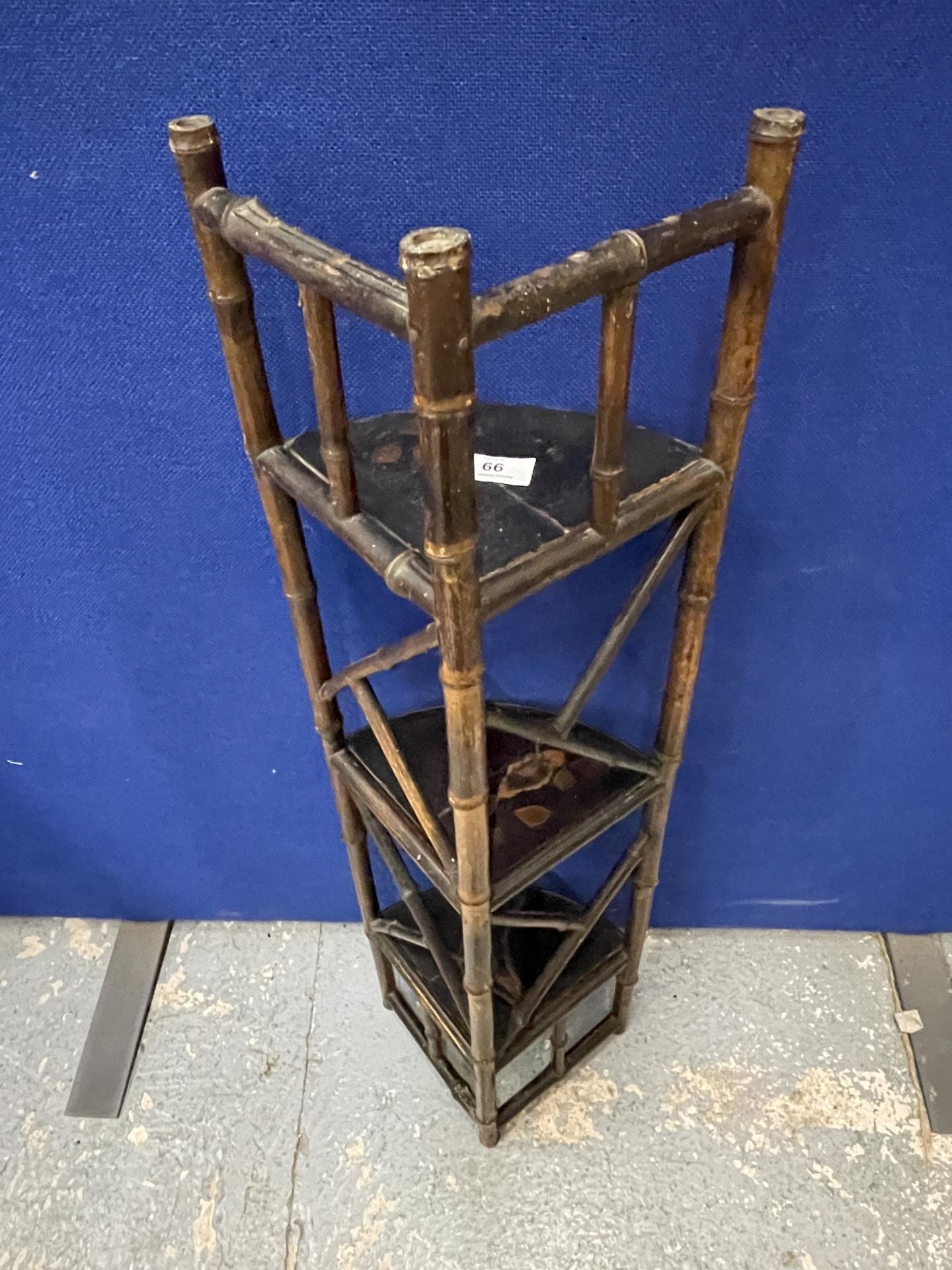 A VINTAGE CHINESE BAMBOO CORNER STAND - Image 4 of 4