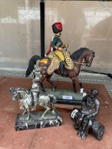 AN ASSORTMENT OF VINTAGE FIGURES TO INCLUDE TWO HORSES