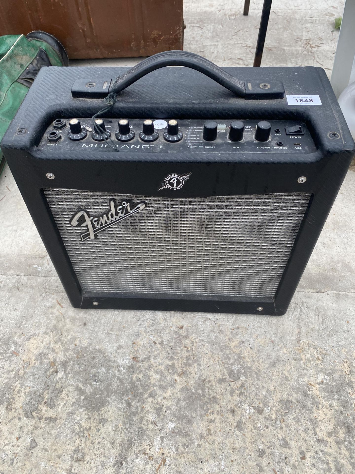 A FENDER ELECTRIC AMPLIFIER