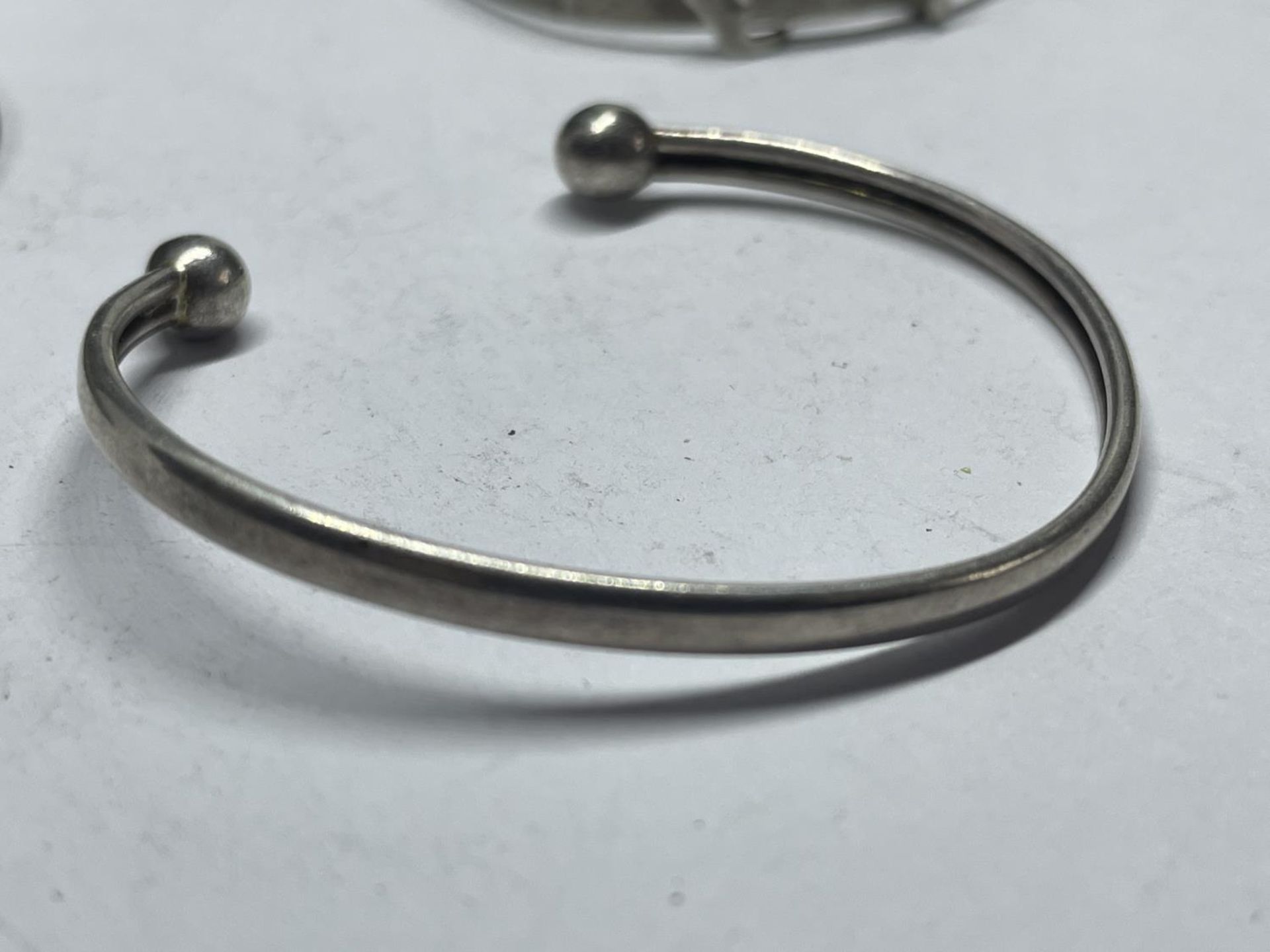 THREE SILVER BABY BANGLES WEIGHT 15.5 GRAMS - Image 4 of 6