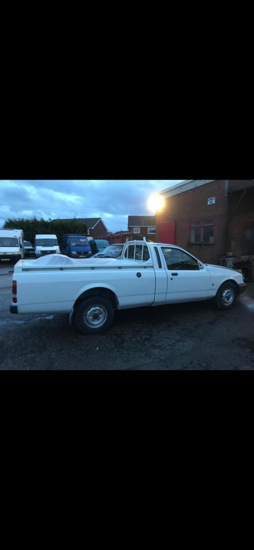 A FORD P100 PICKUP WITH ONLY 7990 MILES ON THE CLOCK. MOT UNTIL OCT 2024. FULL RESPRAY IN 2018. - Bild 25 aus 42