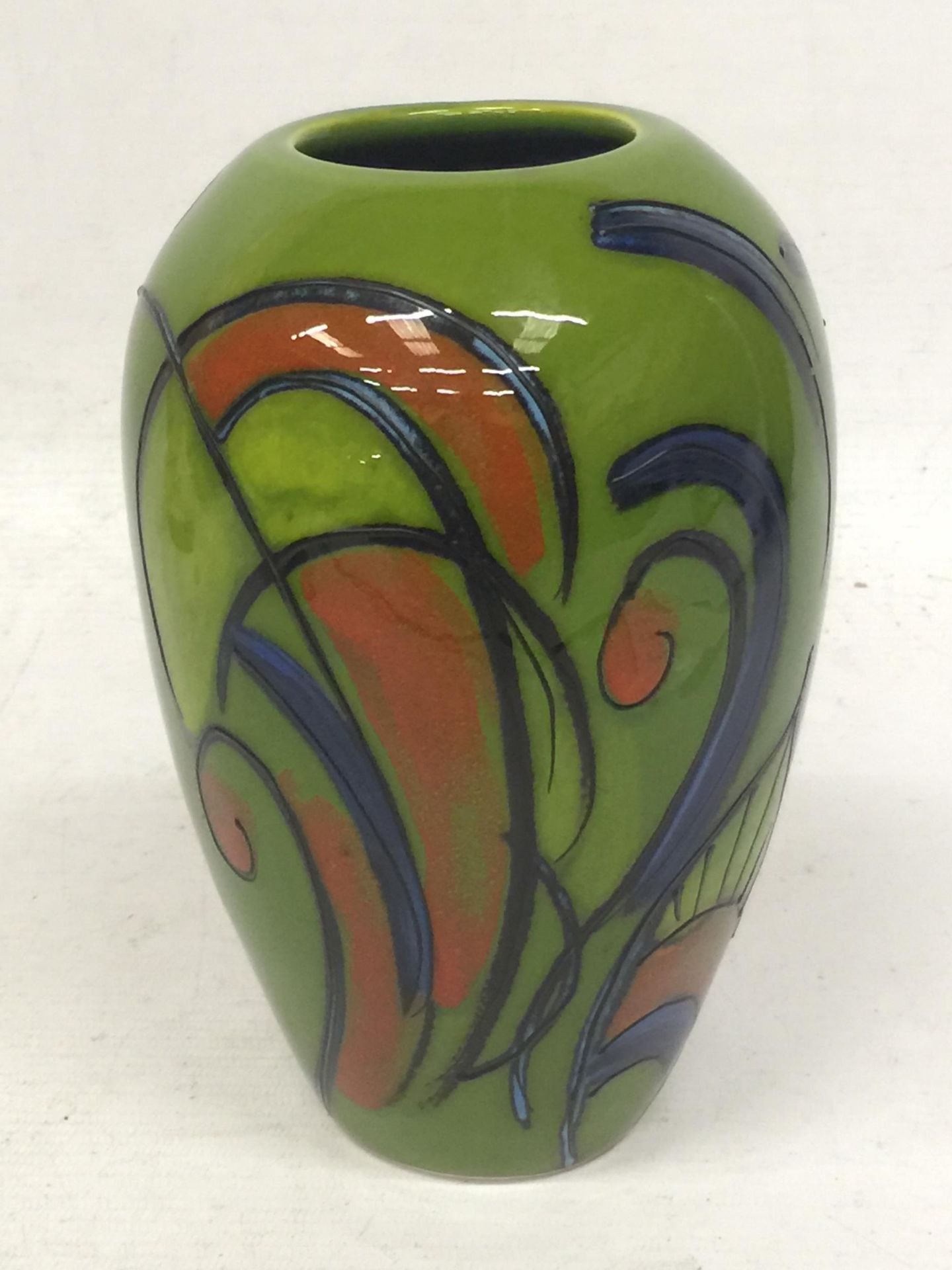 AN ANITA HARRIS LARGE GREEN VASE, SIGNED IN GOLD