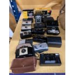 A QUANTITY OF VINTAGE MAINLY KODAK CAMERAS - 15 IN TOTAL