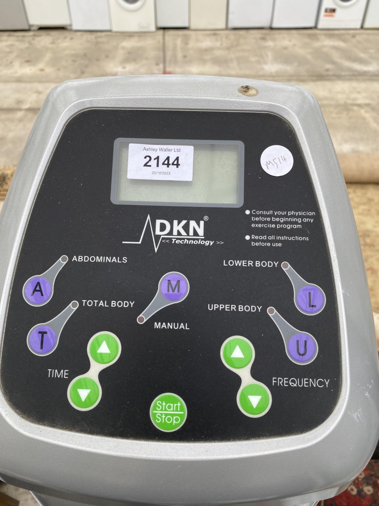 A PRO EVOLVE DKN TECHNOLOGY VIBRATING PLATE - Image 3 of 4