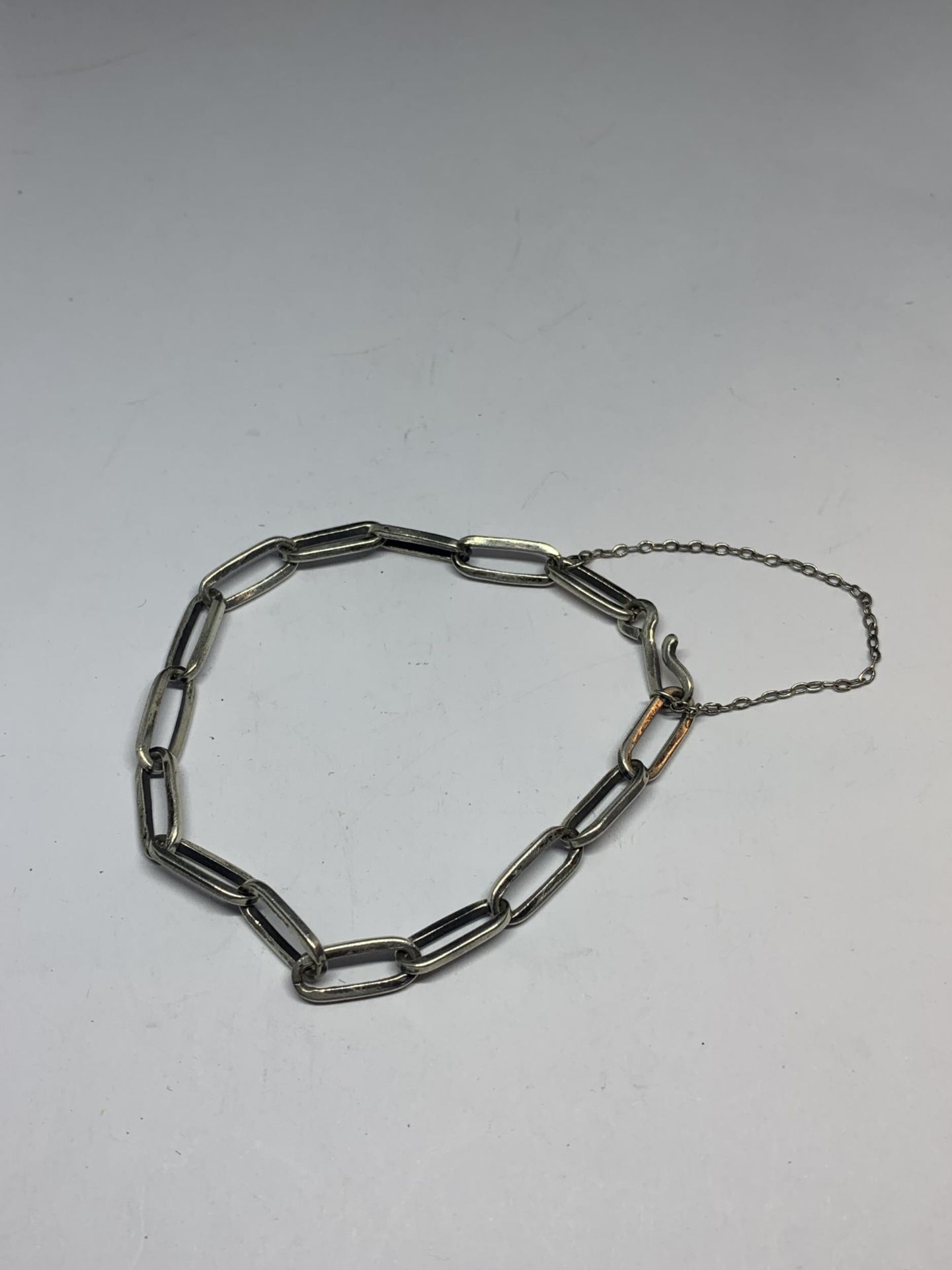 A SILVER WRIST CHAIN