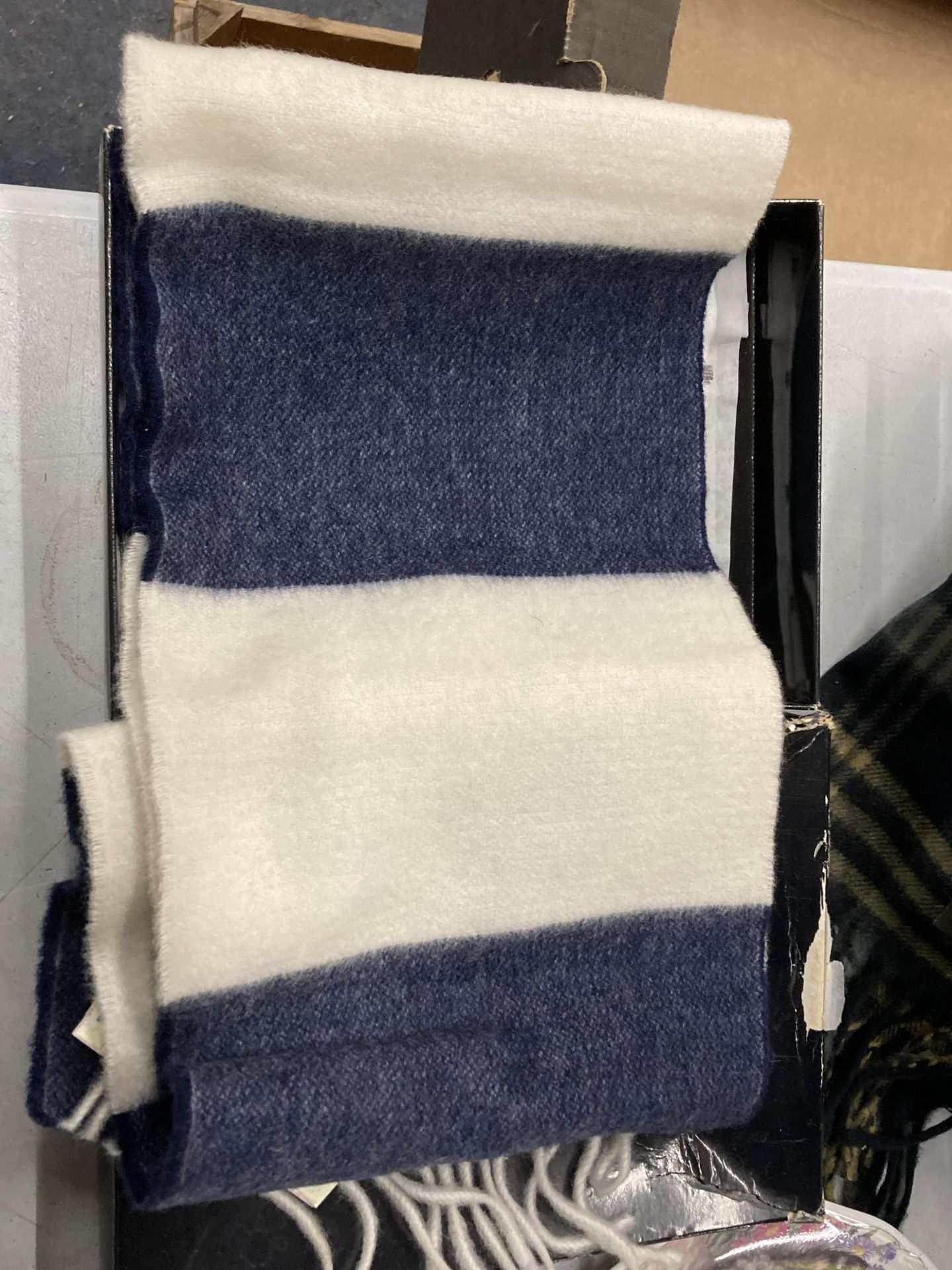A BOXED SAVILLE ROGUE CASHMERE FOOTBALL SCARF AND FURTHER CASHMERE SCOTTISH SCARF - Image 4 of 6