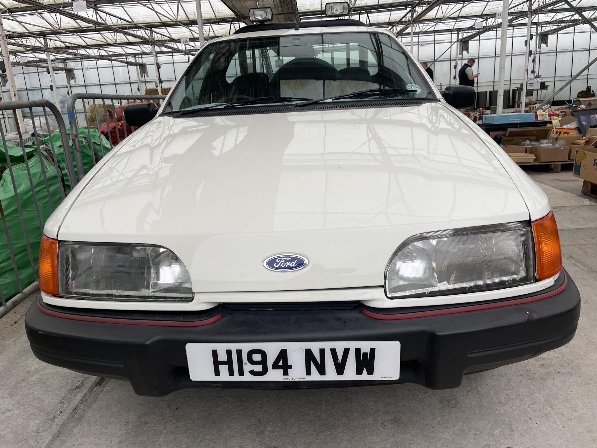 A FORD P100 PICKUP WITH ONLY 7990 MILES ON THE CLOCK. MOT UNTIL OCT 2024. FULL RESPRAY IN 2018. - Bild 3 aus 42