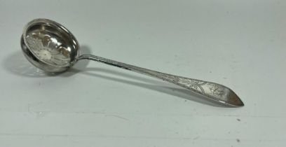 A .99 STAMPED SILVER ANTIQUE SUGAR SIFTER, LENGTH 18.5 CM