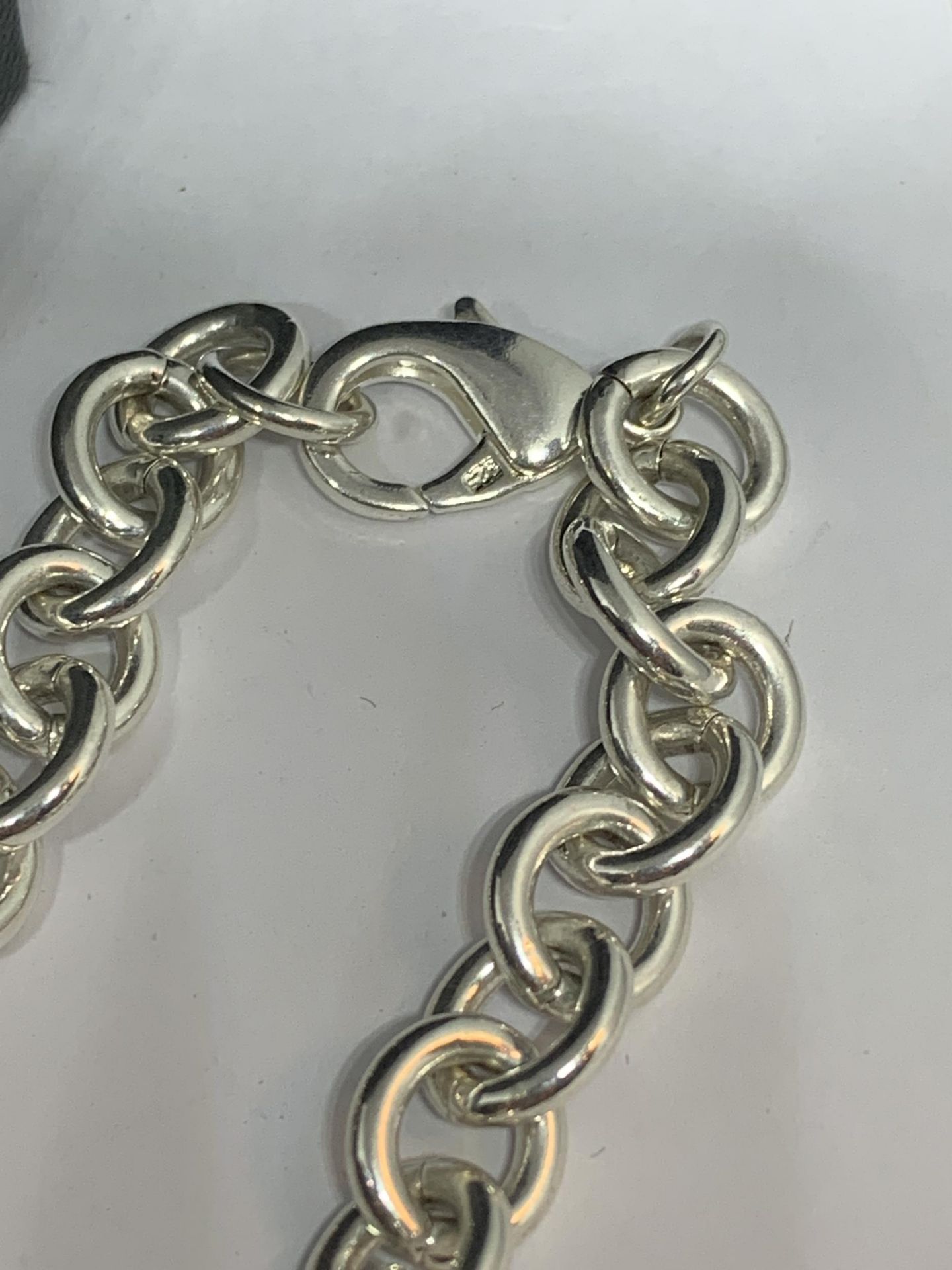 AN 18" SILVER HEAVY NECK CHAIN - Image 3 of 3