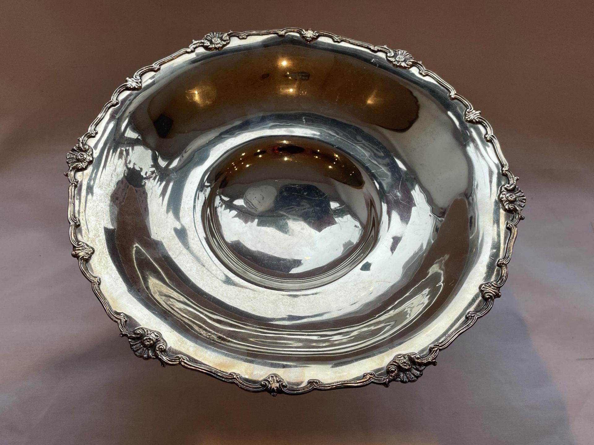 A GEORGE V 1925 HALLMARKED BIRMINGHAM SILVER PEDESTAL BOWL, MAKER WALKER & HALL, GROSS WEIGHT 325 - Bild 5 aus 18