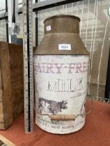 A DECORATIVE TIN MILK CHURN (H:41CM)