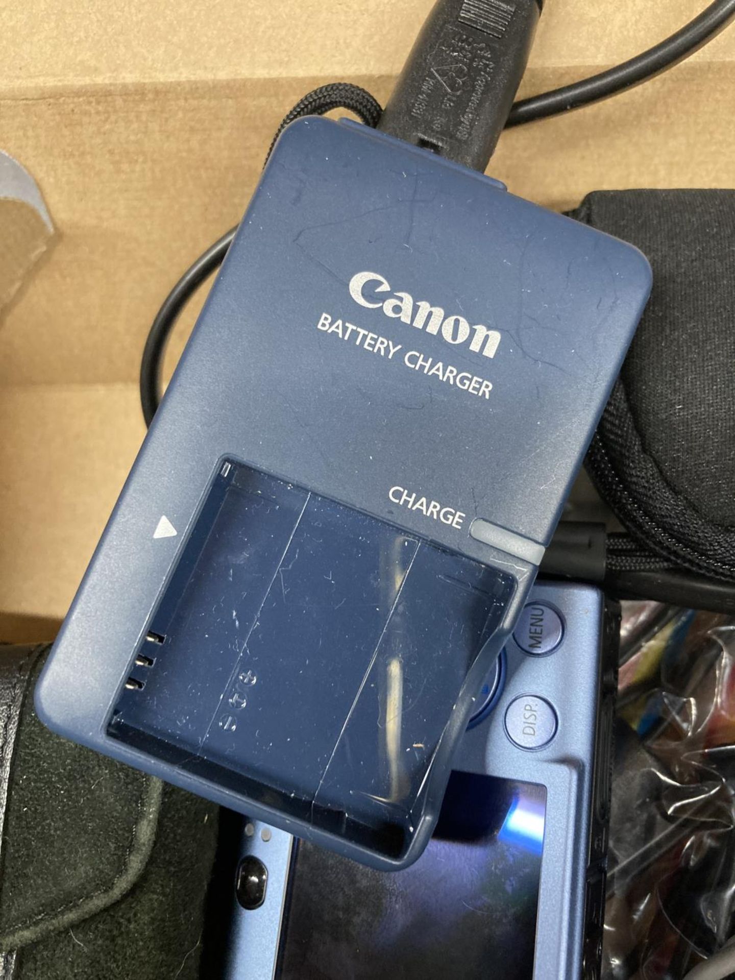 A CANON DIGITAL IXUS 82 IS CAMERA WITH CASE, CHARGER, BATTERY AND LEADS, BOXED - Image 4 of 4