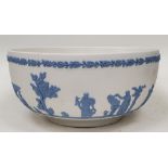 A WEDGWOOD REVERSED BLUE ON WHITE JASPERWARE BOWL, DIAMETER 20CM