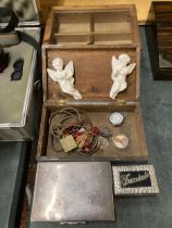 A MIXED LOT TO INCLUDE TABLE TOP DISPLAYS, COSTUME JEWELLEY, PAIR OF CHERUBS ETC