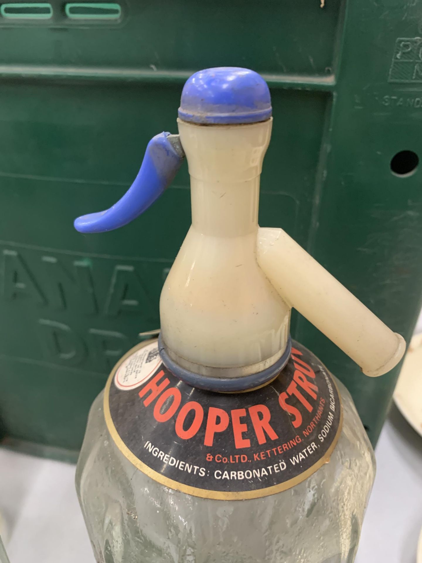 A GROUP OF FIVE HOOPER STRUVE SODA SYPHONS AND CANADA DRY BOTTLE CRATE - Image 6 of 6