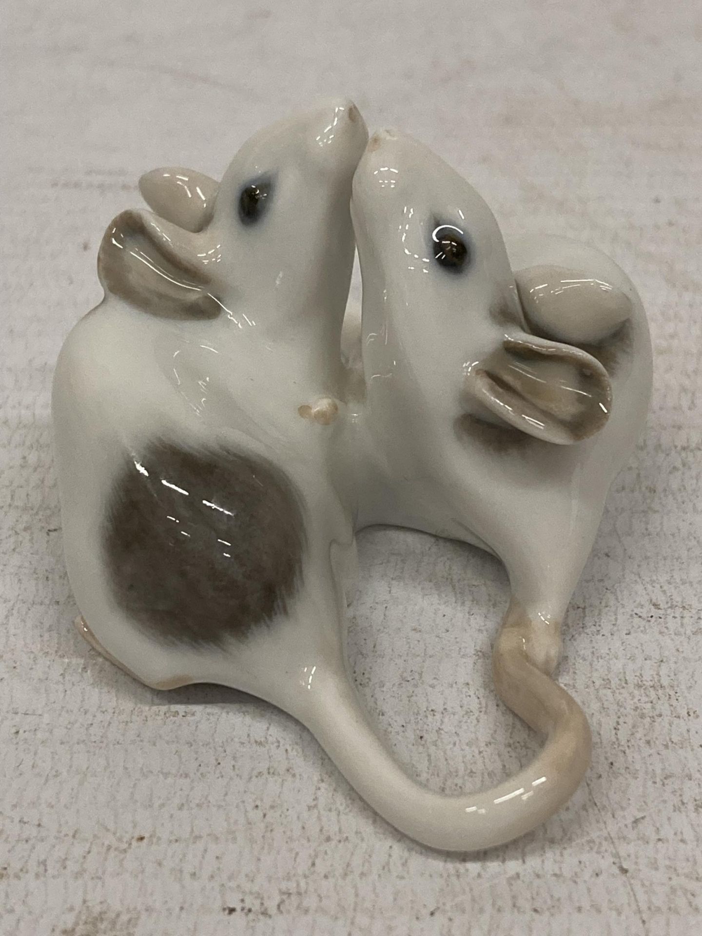 A ROYAL COPENHAGEN 1960 MICE FIGURE, MODEL NUMBER 521, MODELLED BY ARNOLD KROG IN 1903, MARKED TO - Image 2 of 4
