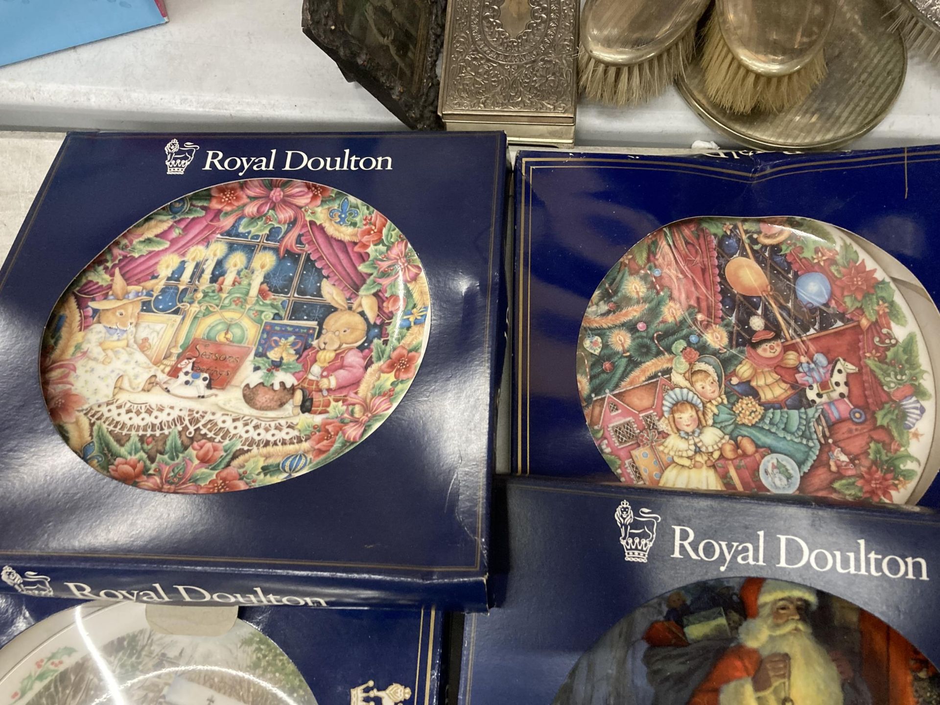 A COLLECTION OF ROYAL DOULTON CHRISTMAS CABINET PLATES - 9 IN TOTAL - Image 5 of 5