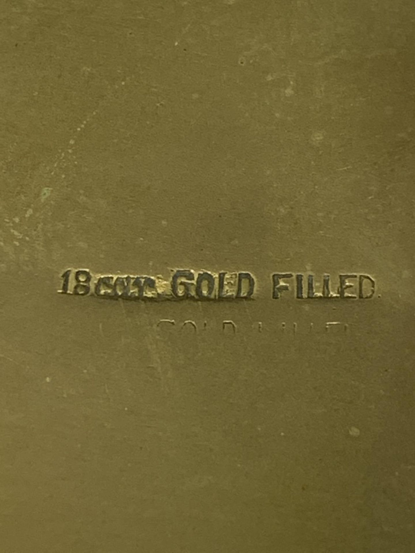 AN 18 CARAT GOLD FILLED CIGARETTE CASE ENGRAVED 1901 - Image 5 of 5