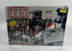 A BOXED AND SEALED ERTL STAR WARS RETURN OF THE JEDI AT-ST MPC SCALE MODEL