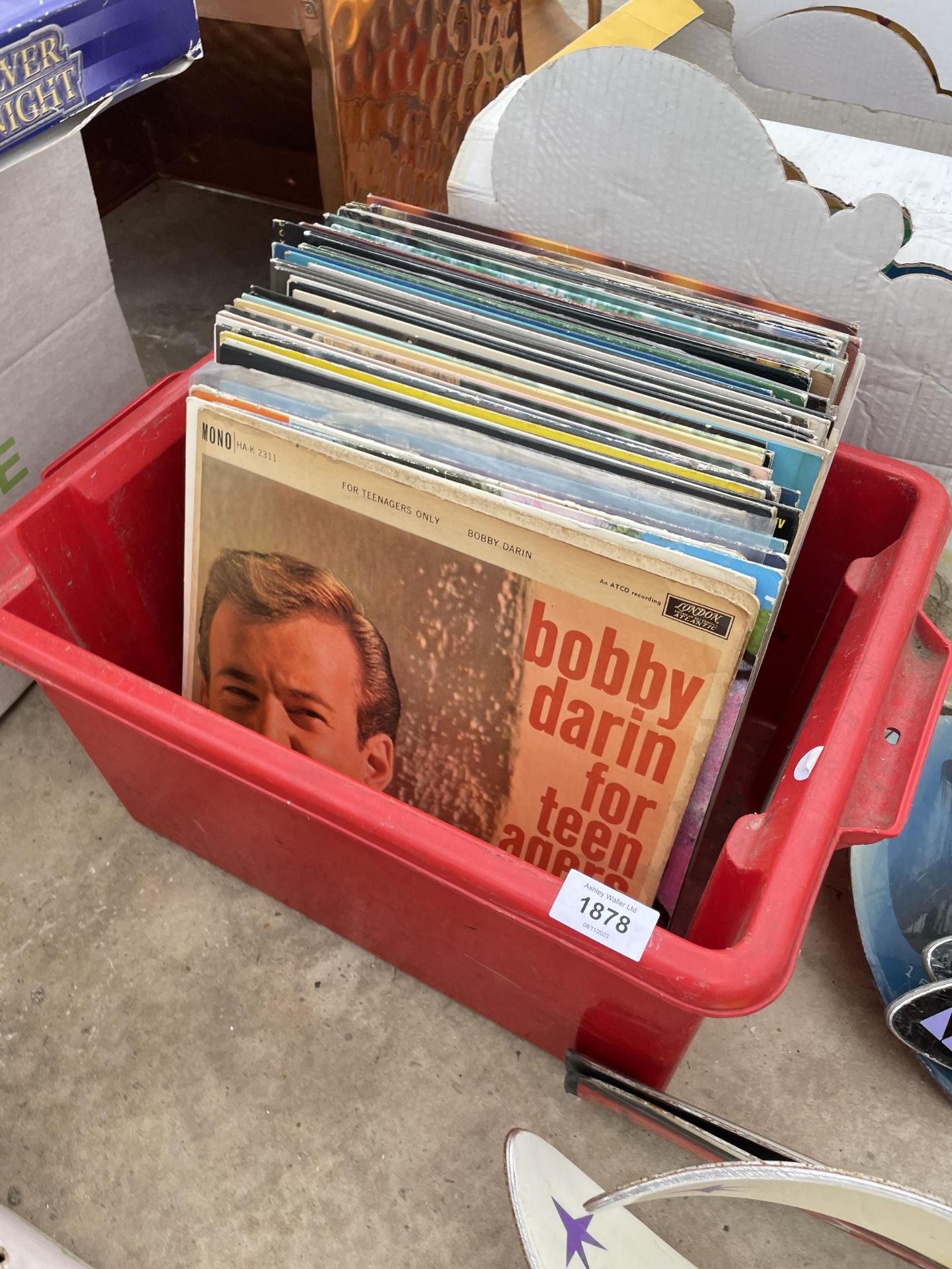 AN ASSORTMENT OF VARIOUS LP RECORDS