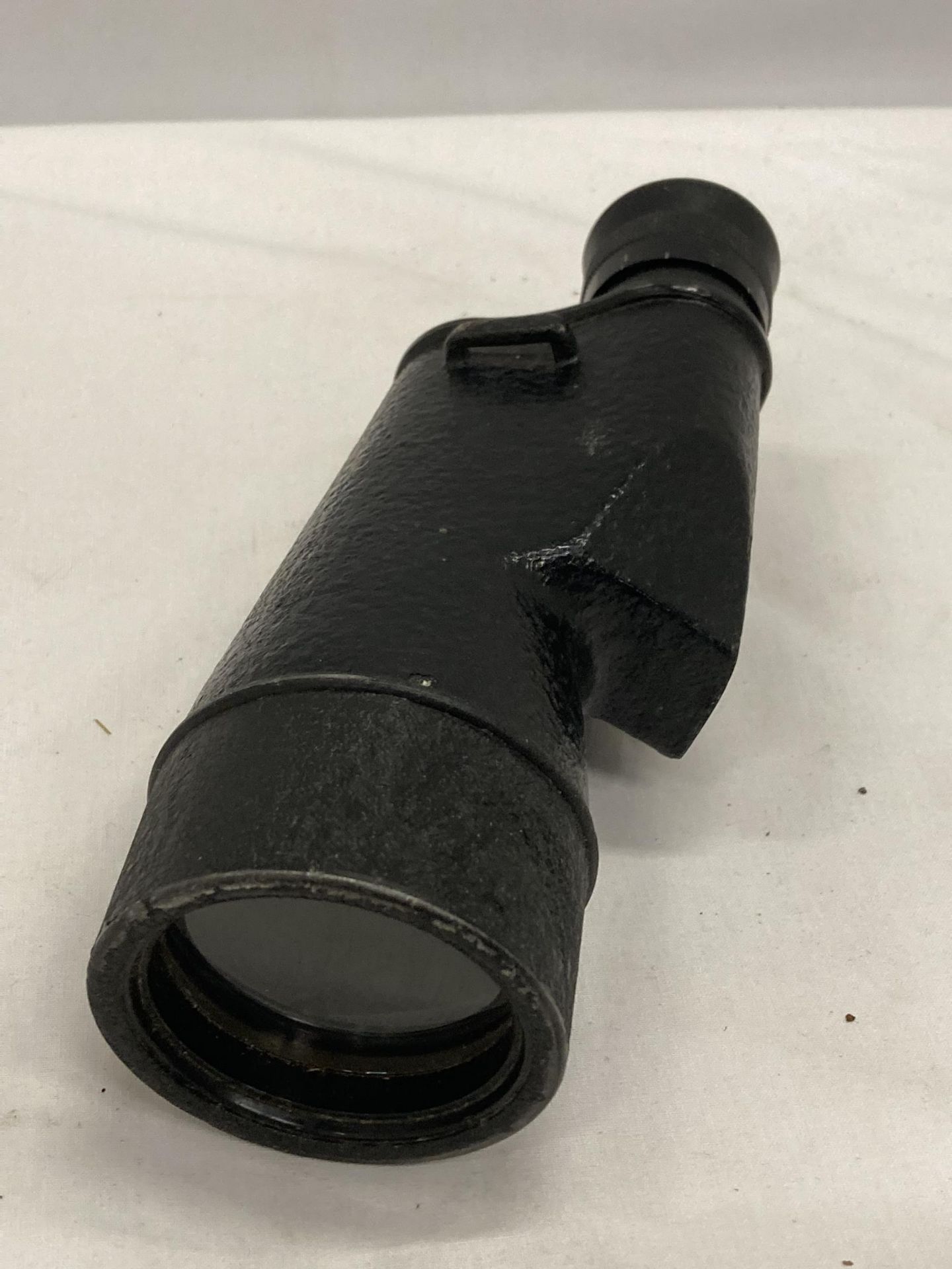 A MILITARY MINOCULAR BINOCULAR - Image 4 of 4